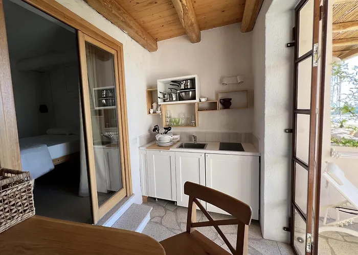 Gasthuis Domomea Porto Cervo 3*